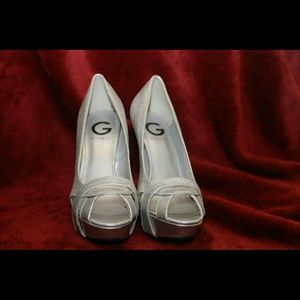 Guess silver open toe pump