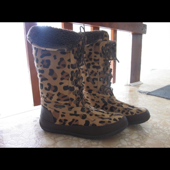Cheetah print winter boots - Picture 3 of 3