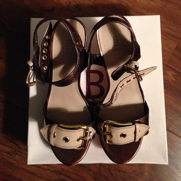 Metallic brown wedges with big buckle!