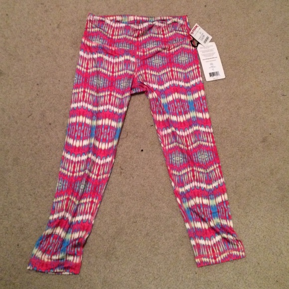 never worn patterned running capris