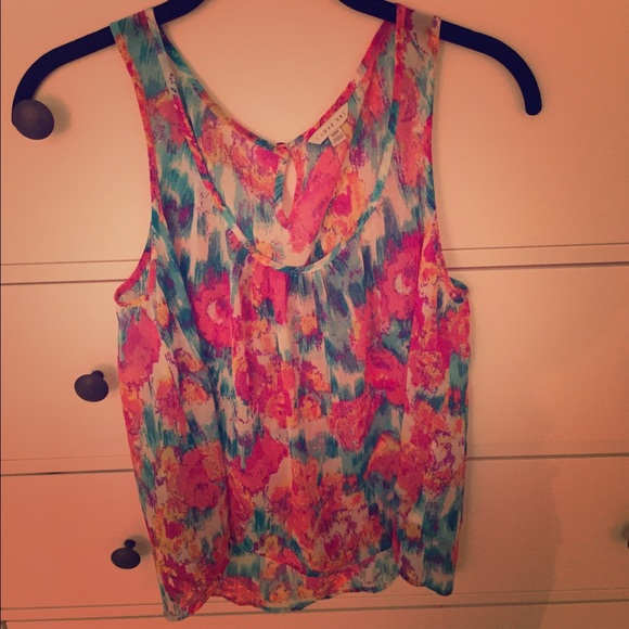 Semi sheer top with a gorgeous color scheme