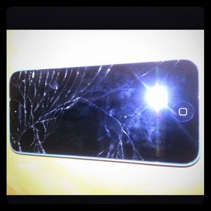 Cracked iPhone 5c📱lucky brand heels 👡necklace🎈