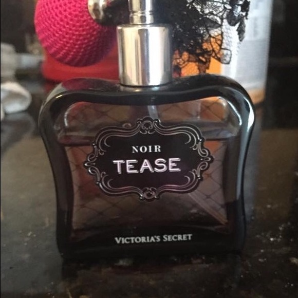 VS noir tease perfume!