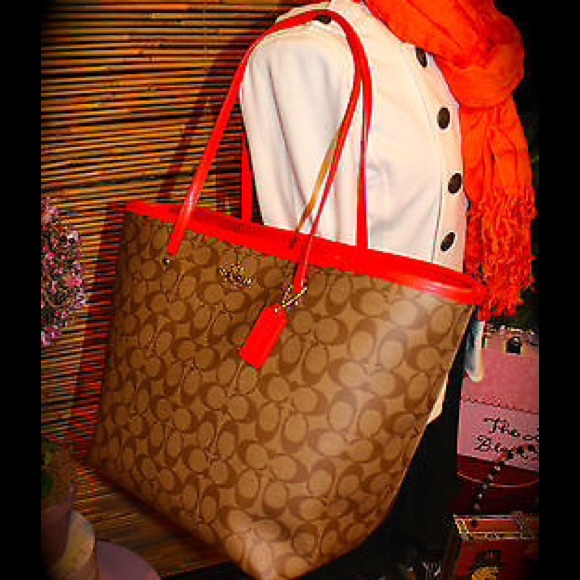 NWT-COACH KHAKI/CORAL LARGE HANDBAG! (STUNNING)
