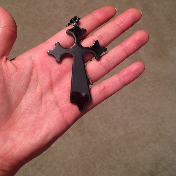 Black and white obsidian cross necklace - Picture 4 of 4