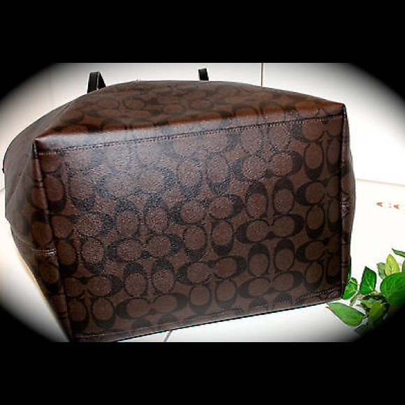 โ SOLD! โ SOLD! ๐๐ฏ% COACH LARGE HANDBAG! - Picture 2 of 4