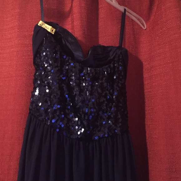 Floor length formal dress - Picture 2 of 3