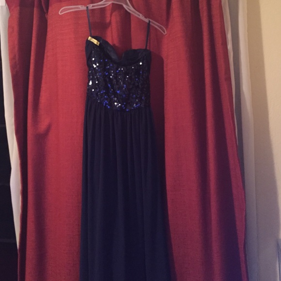 Floor length formal dress - Picture 3 of 3