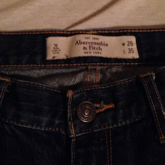 Abercrombie & Fitch distressed denim - Picture 2 of 4