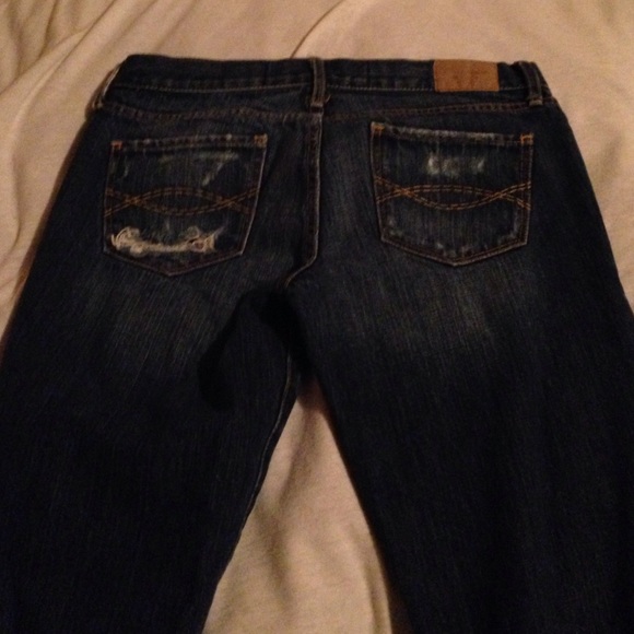 Abercrombie & Fitch distressed denim - Picture 3 of 4