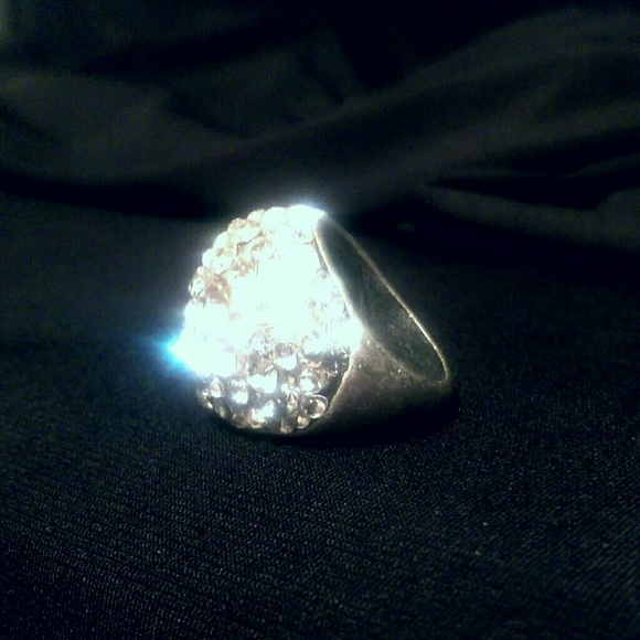 AUSTRIAN CRYSTAL CLUSTER RING Silverstone 6 BLING - Picture 2 of 4