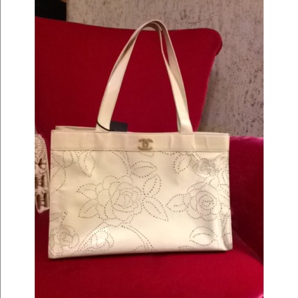 💋SOLD💋Authentic CHANEL Handbag Purse - Picture 2 of 4