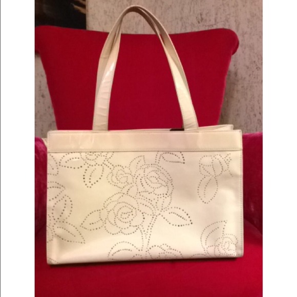 💋SOLD💋Authentic CHANEL Handbag Purse - Picture 3 of 4