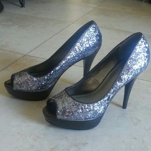 Open Toe Silver Shimmering Pumps