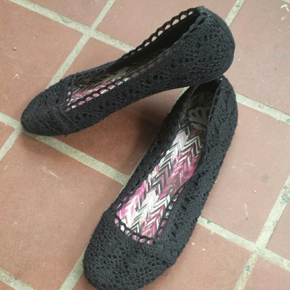 Fergie Shoes - Fergaliscious round-toe, black lacy flats.