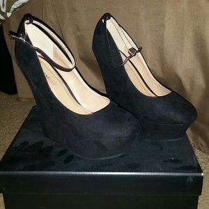 Black super sexy wedges