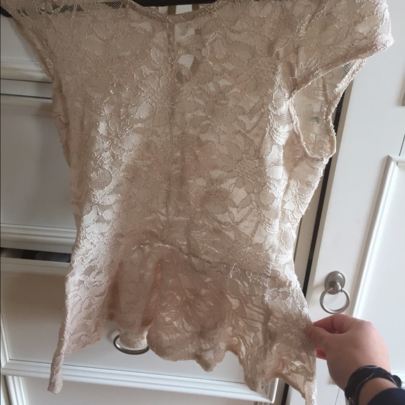 Classy gold lace top - Picture 2 of 2