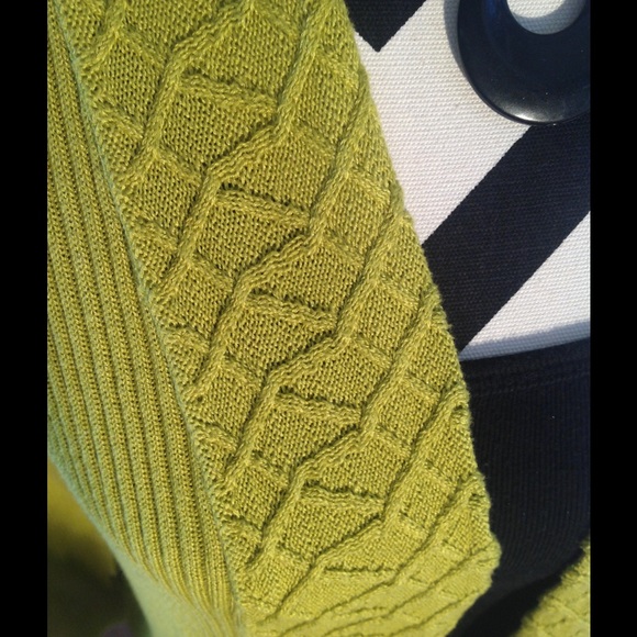 Green Cardi - Picture 2 of 3