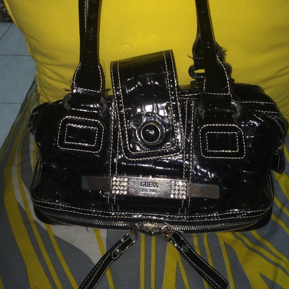 ❌ Sold ❌GUESS Purse! 👜