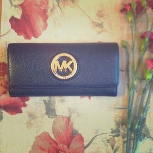 Authentic Michael Kors wallet price negotiable