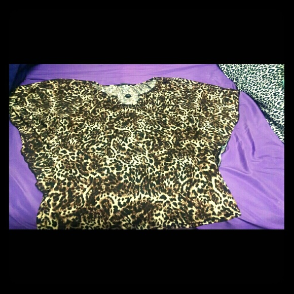 Cheetah print flowy shirt