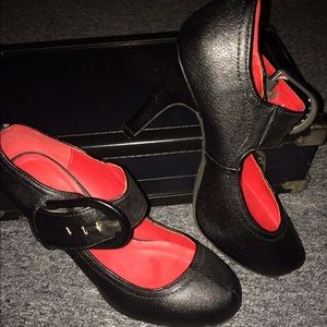 Comfortable simple heels