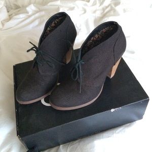 Black Burlap Seychelles Booties