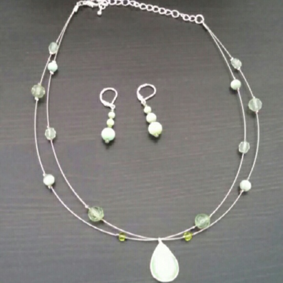 Necklace and earring set