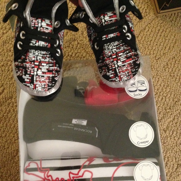 Rocawear 3-6 month gift set, 6-9 month shoes