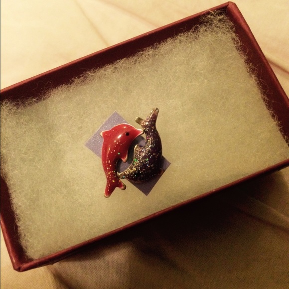 Sparkly Dolphin Earrings🐬🐬🐬‼️ - Picture 2 of 2