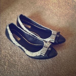 Vera Wang Flats