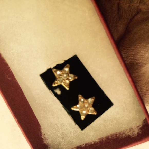 Beautiful Star Earrings⭐️⭐️⭐️‼️ - Picture 2 of 2