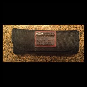 Oakley glasses cleaner