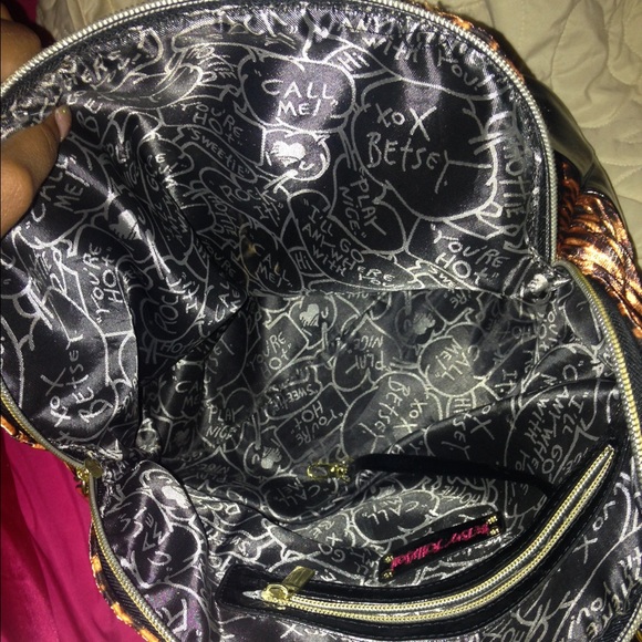 Betsy Johnson bag - Picture 3 of 3