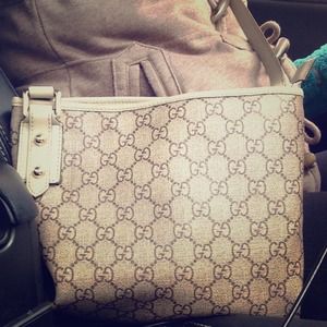 Gucci messenger