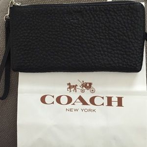 Nwt Authentic Coach wristlet