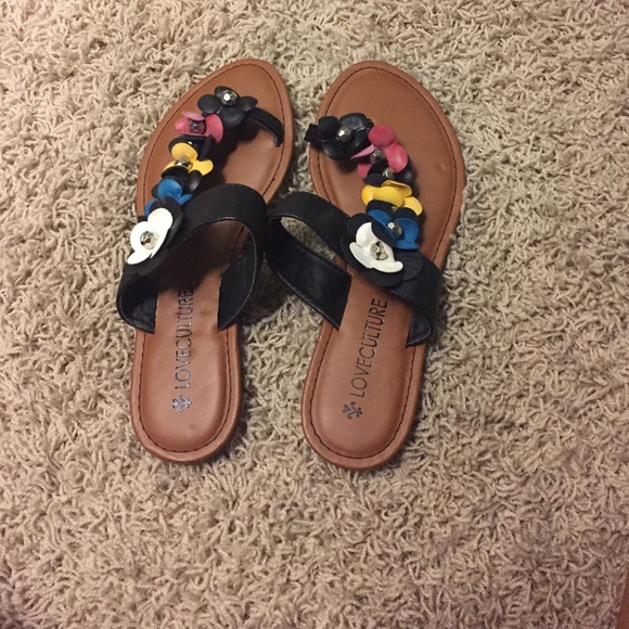 Cute sandals! Size 6.5