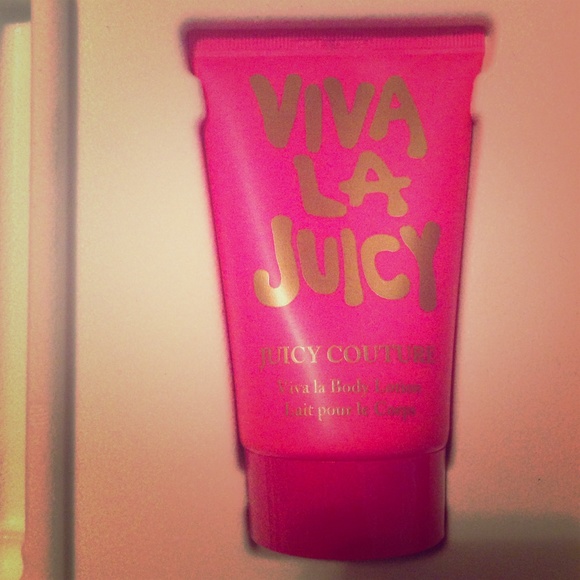 VIVA LA JUICY BODY LOTION. 4.2 fl oz 125 ml