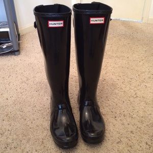 Hunter tall gloss Wellington rain boots