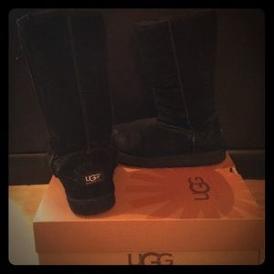 Size 10 Tall Black Uggs