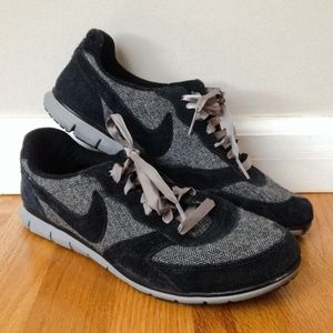 Nike Eclipse Sneakers 🌚