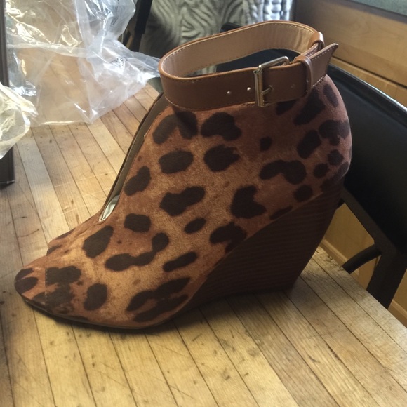 Leopard wedges with ankle strap