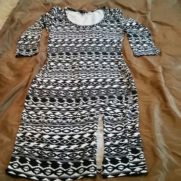 Bebe 3/4 sleeve coctail party dress