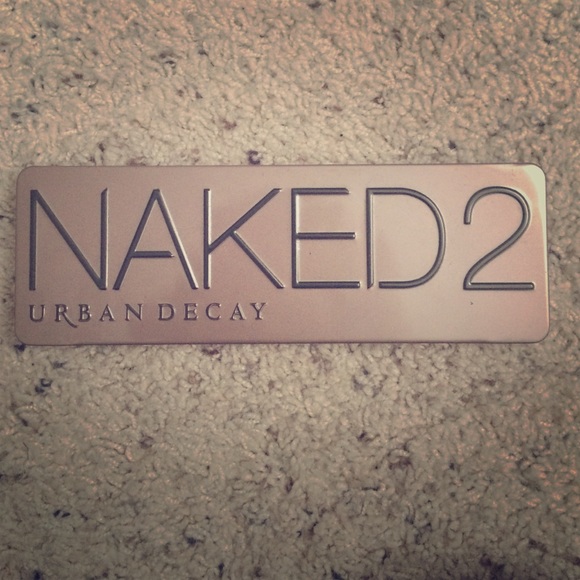 Urban Decay Naked 2 eyeshadow palette