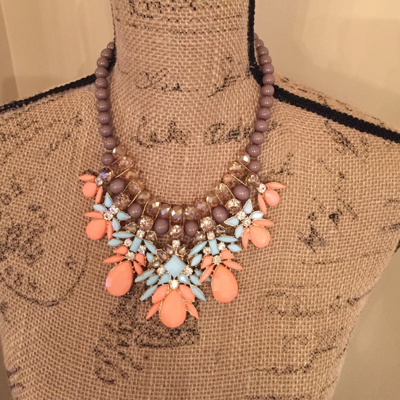 "Statement Necklace Looking For A Perfect Outfit" - Picture 2 of 4