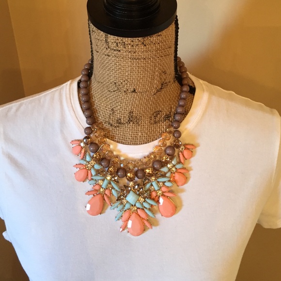 "Statement Necklace Looking For A Perfect Outfit" - Picture 3 of 4