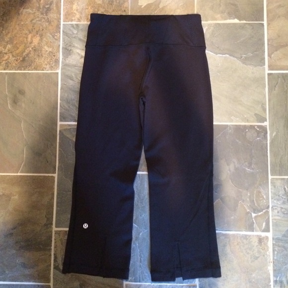 Lululemon Tadasana Slit Crops sz.8