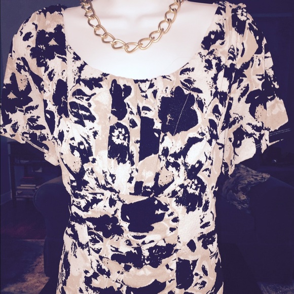 Very cute short sleeve shirt-plus size