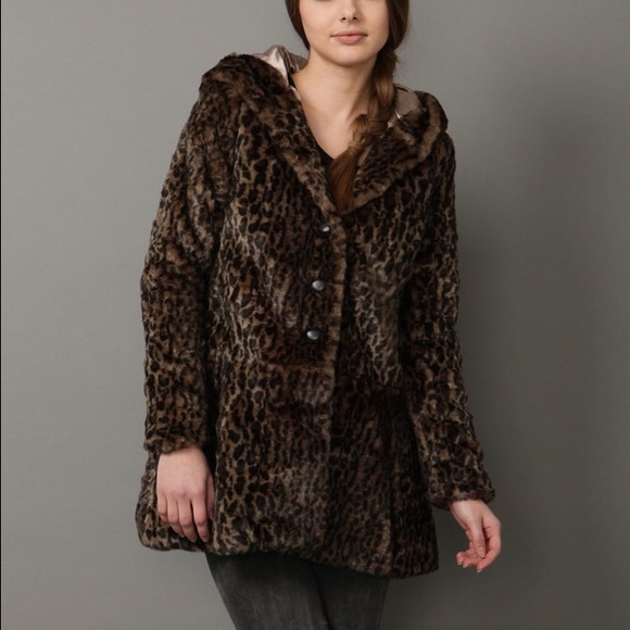 🔴SOLD🔴 Free people fur coat - Picture 2 of 4