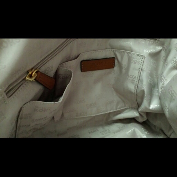 Michael Kors Lilly leather tote in walnut - Picture 2 of 3